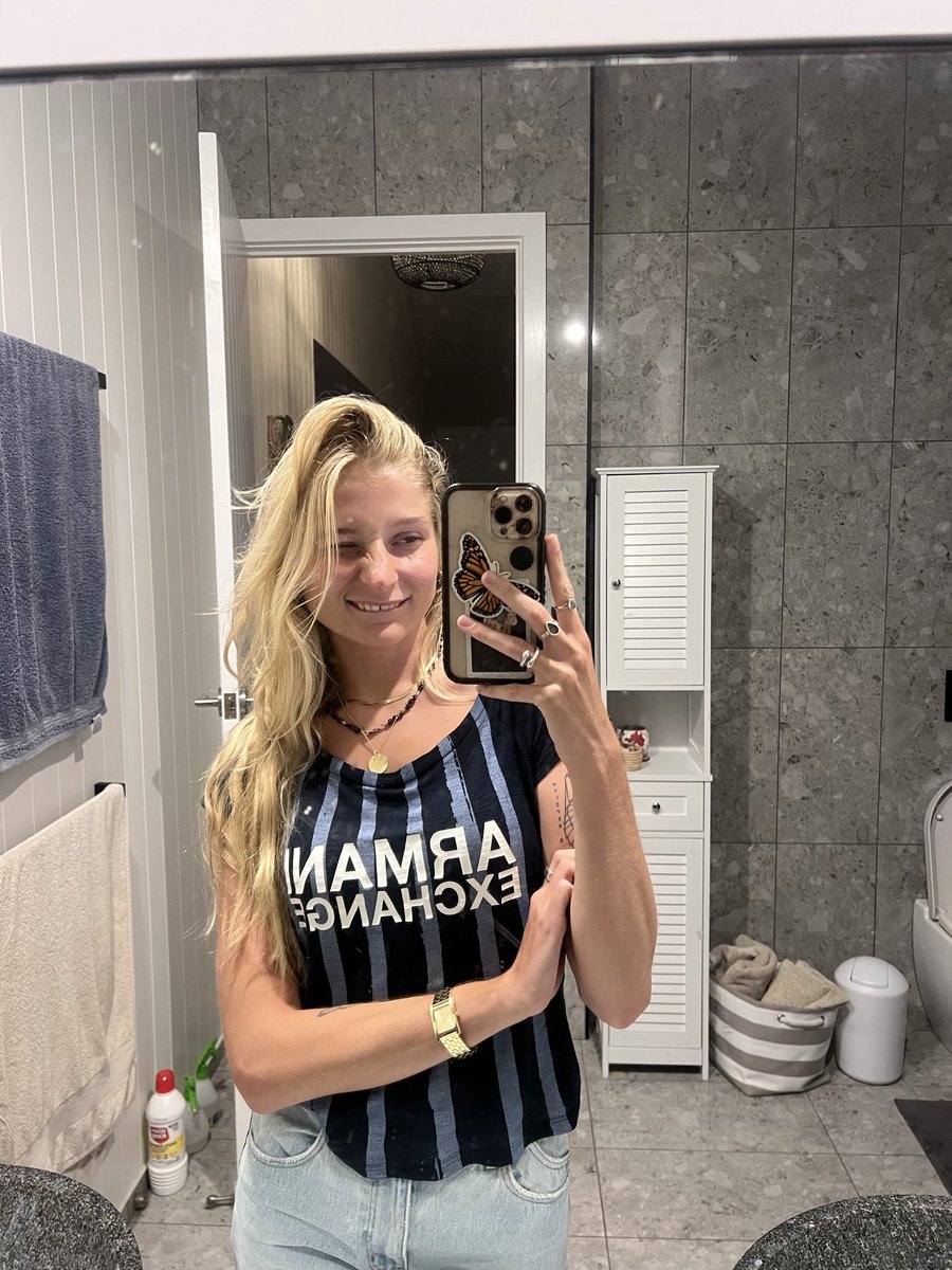 aussie_aries's tweet photo. Just a Princess living in her own world.. #spoilme#paypigs #findom #australian #model #dominatrix https://t.co/3jgNea6FAU