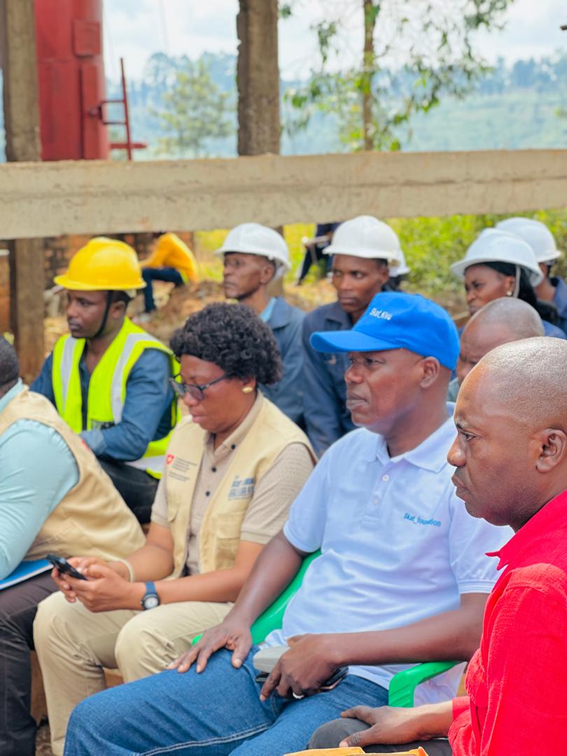 PROECCOSudKivu's tweet photo. La production augmentera l'offre de 🧱modernes pour l'urbanisation des villes du Sud-Kivu, ce qui aura un impact considérable sur la #protectiondelenvironnement et la réduction des effets du #changementclimatique. https://t.co/GWKuSE8054