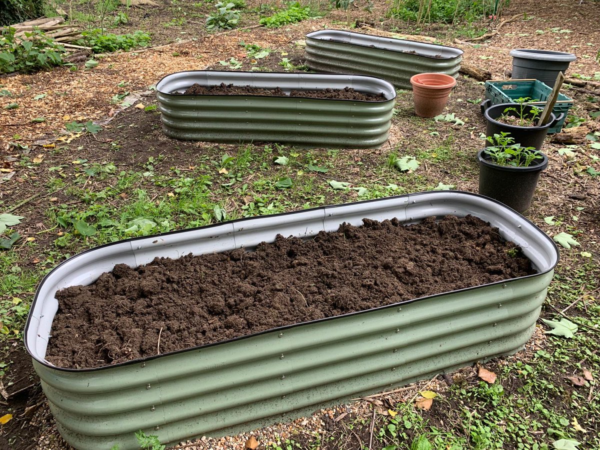 LDV_NNR's tweet photo. Last week as part of #NNRWeek & wider local community parish based nature recovery projects, the team visited Bubwith Community Primary School to help improve their nature area & outdoor learning spaces, with deliveries of woodchip & top soil. More work to do but a great start! https://t.co/YRBBfkgd4t