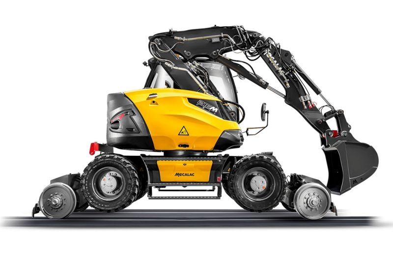 See our 216M rail excavator at our dealer @epindustriesltd  stand L46 #RailLive2024 .... choo choo 🚆 🛤
raillive.org.uk/registration-2…
 #RailPlant #safetyfirst