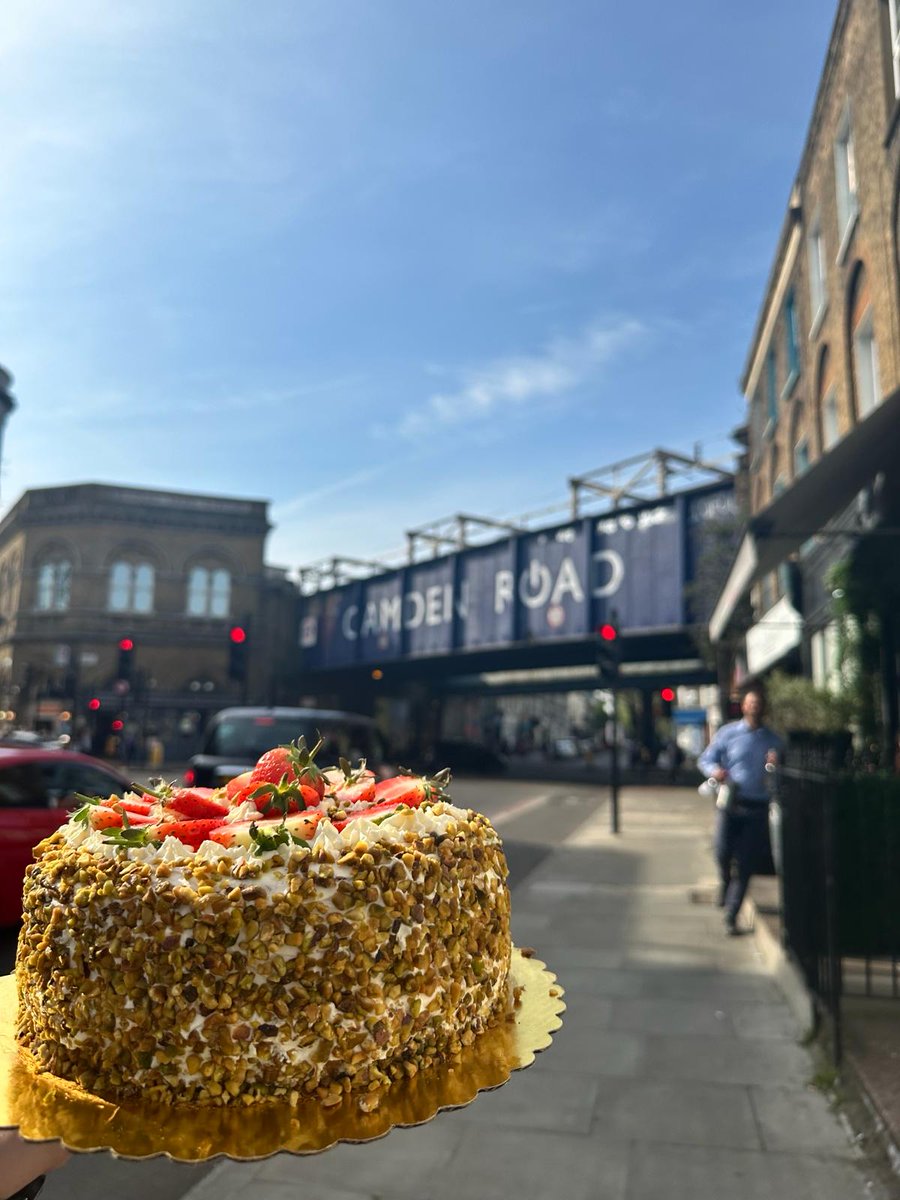 CasaTuaLondon's tweet image. Make every celebration sweeter with our custom homemade cakes, tailored just for you at Casa Tua Delizie!

#HomemadeCake #CelebrateInStyle #bakelife #lovebaking #camdentown #camdenlondon #eatout #italianrestaurant #kingscross #londonfood #camden #camdenfood #casatualondon
