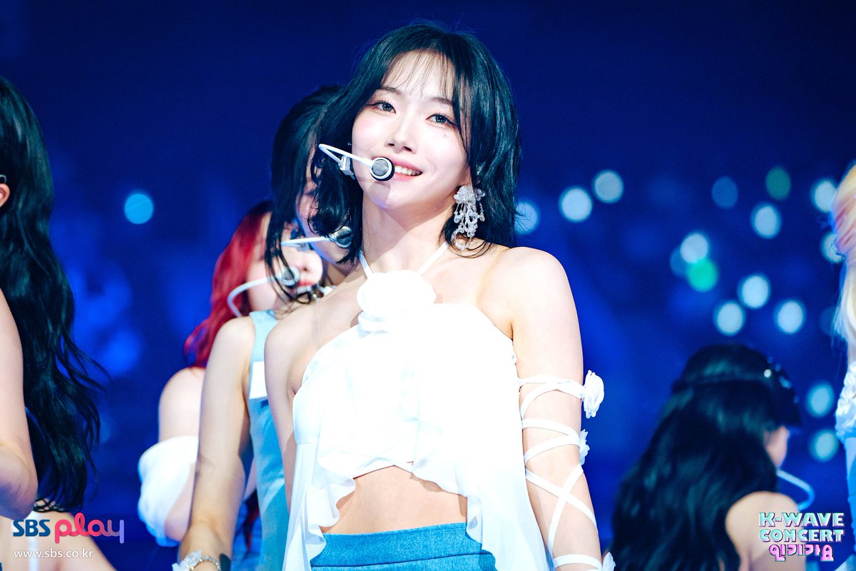 [🦊📸] 240605 — KWAVE CONCERT 인기가요

#영은 #서영은 #YOUNGEUN #KEP1ER
#케플러 #SEOYOUNGEUN #徐永恩 #ソヨンウン <a href="/official_kep1er/">Kep1er</a>