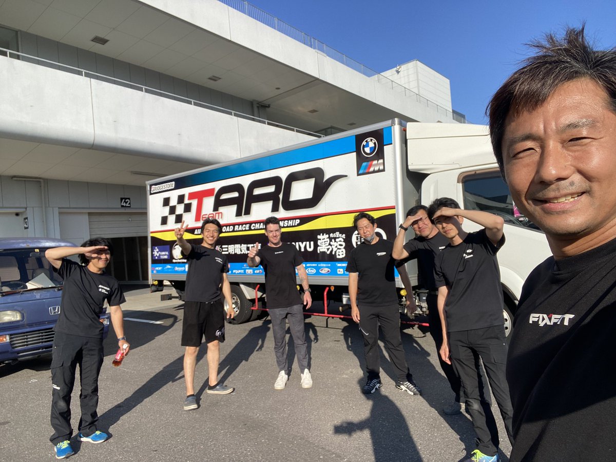 昨日の夜に鈴鹿へ戻りました。
今日は2人の走りを見たり、次のテストに向けての段取り。
オレは走らなかったけど、教介もBenも良い感じで走ってます。

そんな感じて、お疲れ様でした〜