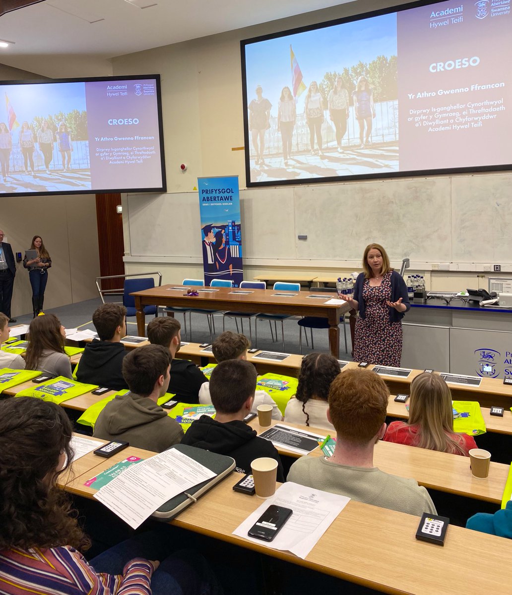 We’re excited for an exciting full day of Welsh medium lectures from our experts in Welsh, Media, History and Modern Languages! 😀

Students will also have the opportunity to talk with our student ambassadors and find out about Welsh life in Swansea! 🏴󠁧󠁢󠁷󠁬󠁳󠁿