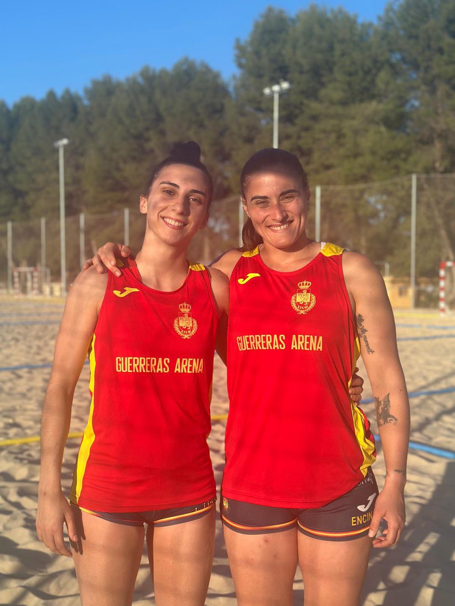 BMGetasur's tweet photo. Nuestra ala derecha, Inoa Lucio, se une a Patri Encinas en la concentración de las #guerrerasarena, que se están preparando para el Campeonato del Mundo de China. ¡Mucha suerte a las dos! https://t.co/K8TjnAFN71