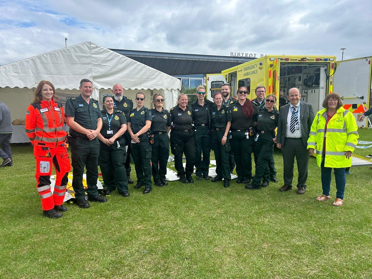 🌞 Last weekend the sun shone as we attended the 37th Annual Eastbourne 999 Weekend! 📢

💙 From our Community First Responders demonstrating CPR, to our Corporate Governance team and Governors recruiting new members, it was amazing to see so many of our people in action! 🚓