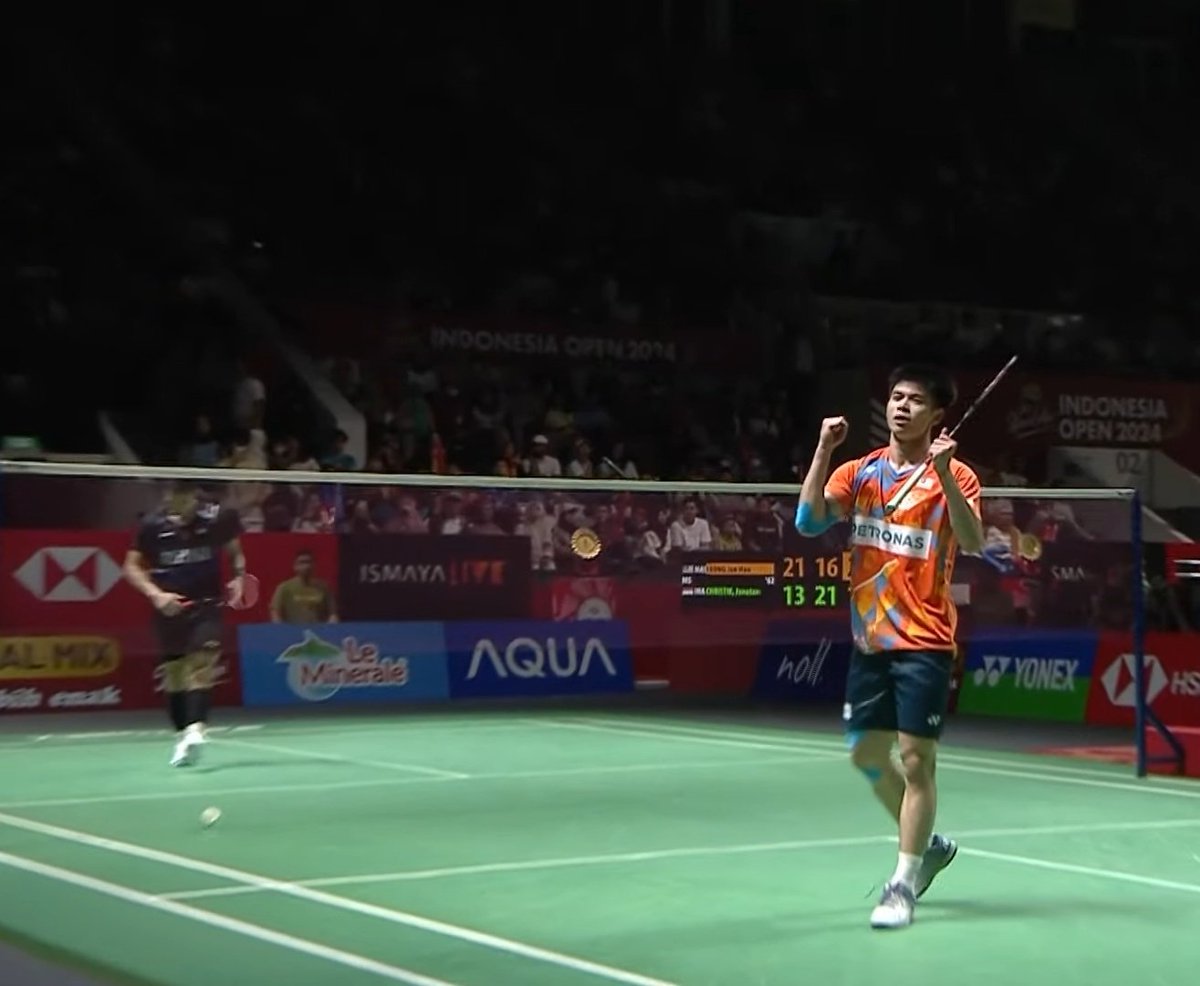 theone_xyz's tweet photo. LJH is through to the R16 ���

Leong Jun Hao 🇲🇾 won against Jonatan Christie 🇮🇩

21-13
16-21
21-12

High focus &amp; calm in the rubber. That's it. Yasssss!!! Well done, Jun Hao 🔥

#IndonesiaOpen2024 https://t.co/sO4d2Adi5j