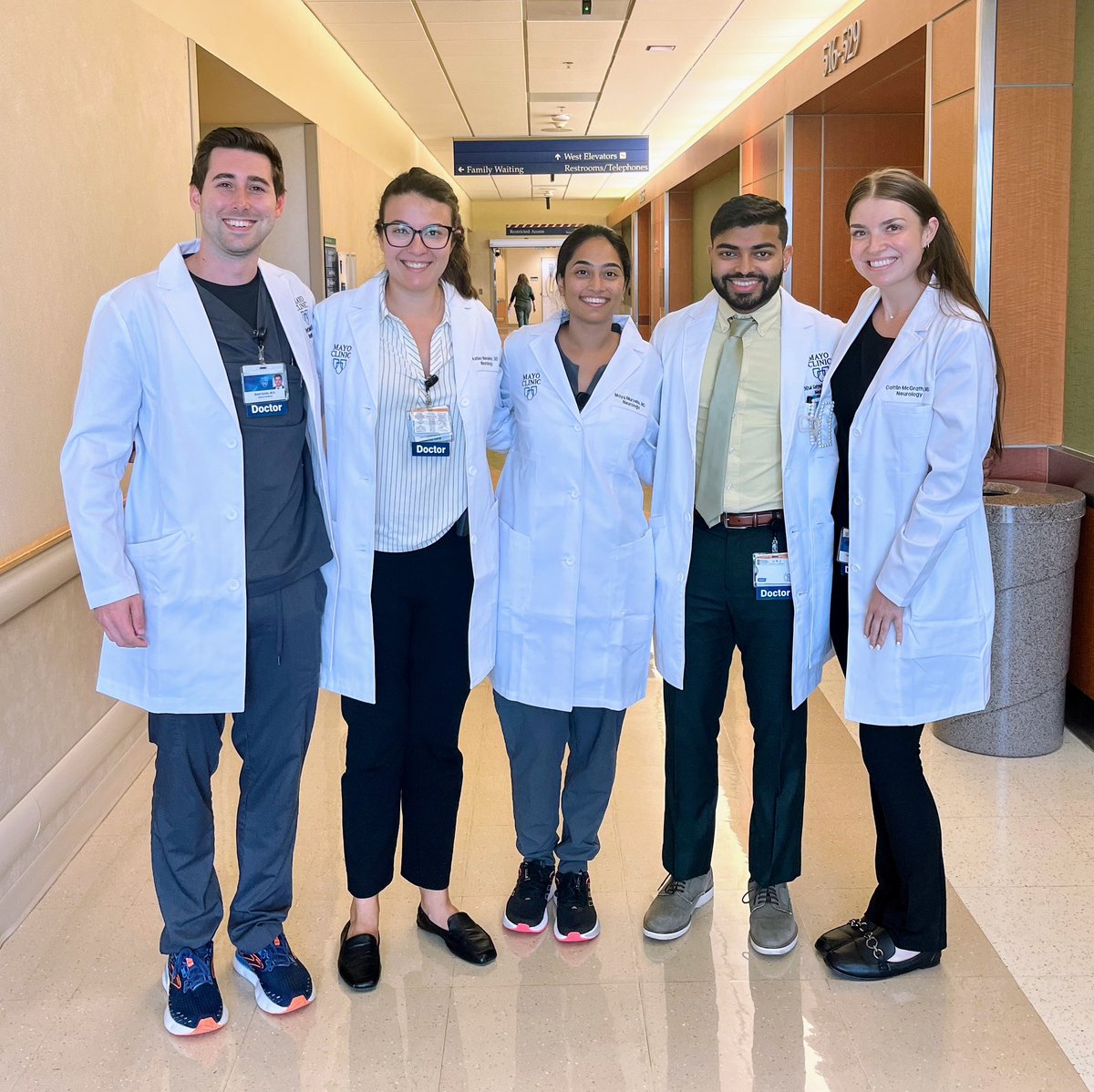 MayoFL_NeuroRes's tweet image. All smiles as our Neuro Prelims ease into PGY2 year with our 2 month Transitions to Neurology course!
#smoothtransitions
#mayoclinicflorida 
@MayoClinicNeuro @MayoMedEd @MayoClinic