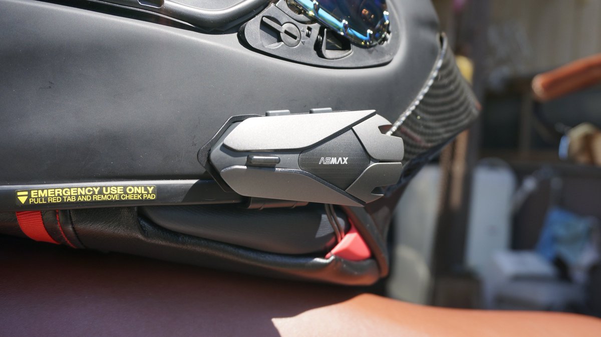 yotsubasama's tweet photo. 【ASMAX Z1】世界高性能インカムが１万円台で手に入る時代が来た!!【バイク用インカム】デュアル���ップで通話+音楽ナビ
https://t.co/2m4yHbJEdb

いいねリツイート動画視聴・高評価頂けたら嬉しいです
#バイク乗りと繋がりたい
#バイク好きと繋がりたい
#バイク
#ASMAX
#ASMAXWorld
#Z1
#インカム https://t.co/cL2mnO4ePM