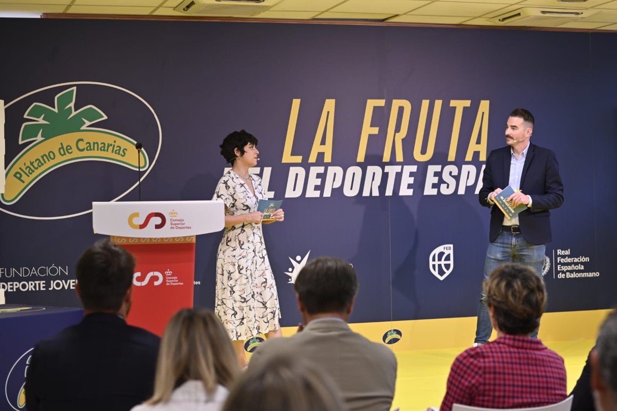 platanosiempre's tweet photo. Acabamos de presentar “Estudio sobre el consumo de fruta entre practicantes habituales de deporte” de la mano de la UAX Rafa Nadal School of Sport; un estudio interesantísimo que corona al plátano como la fruta más escogida por los y las deportistas @deportegob @fundaciondepjov https://t.co/ZykZOk7Is5
