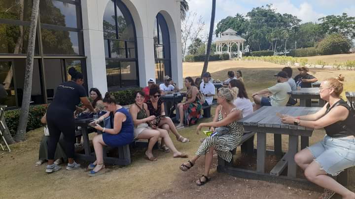 yobany_gil's tweet photo. España en la casa !!!  🇪🇦 🇨🇺
Recibimos un grupo FAM con agentes de viaje de #Avoris que conocieron sobre los servicios y los principales eventos que se realizan en el hotel #MeliaLasAmericas 
 #CubaUnica
#Cubanacan
#Varadero https://t.co/WoDgaEp4st