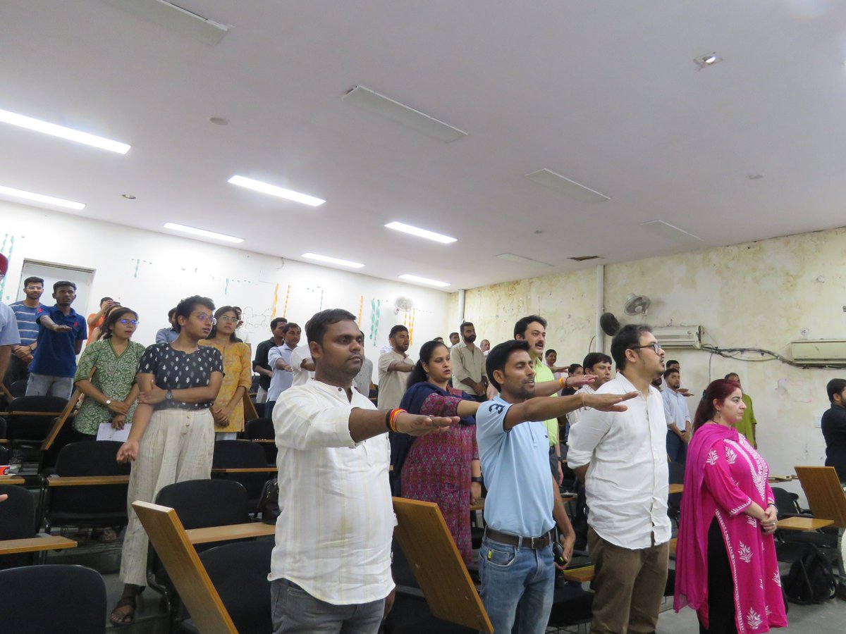 On the occasion of 'World Environment Day', The Tree Man of Haryana, Mr. Devendra Sura expressed his views in a seminar organized on the topic 'Commitment to Urban Greening' at the Kashmere Gate Campus.

#WorldEnvirontmentDay #PlantTree #PledgeForPlantation