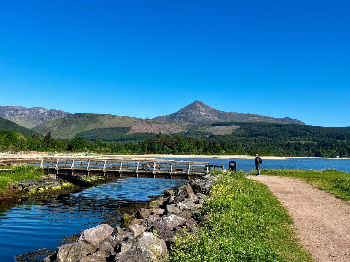 Mc28Lee's tweet photo. Lovely wee trip to Arran, beautiful island, even managed a trek up Goat Fell #Arran #holiday #Goatfell ⛰️ ☀️ https://t.co/IrI7cXQTZ0
