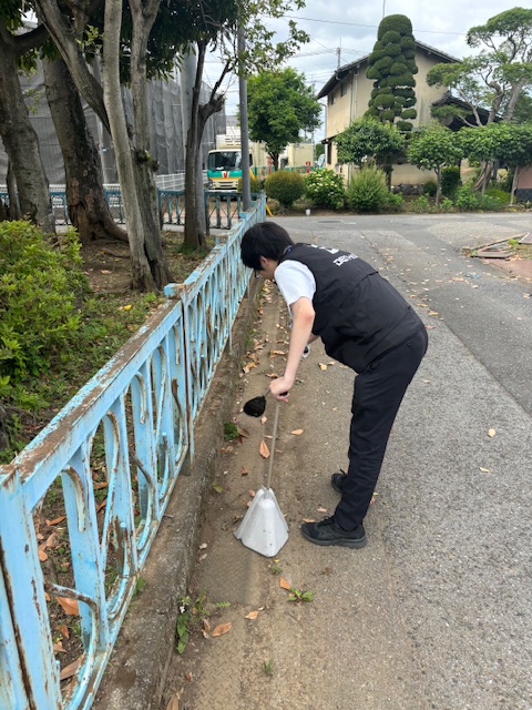 denkichi013's tweet photo. デンキチは地域の
「はっぴーホームタウン」
実現を目指し
「笑顔」と「感動」を届ける
企業活動を推進します！
SDGｓとして、
📷店舗周辺の清掃活動
📷子ども食堂への寄付
📷小中学生の職場体験の受入れ
などを実施中です📷
地元徹底応援！
デンキチ上尾店をよろしくお願いいたします📷 https://t.co/1J2G6OJLhu