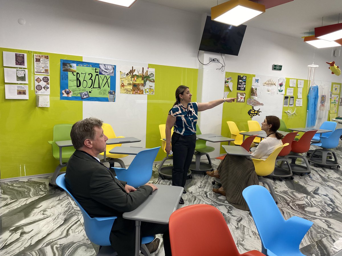 D_Quere's tweet photo. @ih2ef participates in the #STESSIE project and contributes to the development of an application for the self-assessment of school inclusion.
🇧🇬 education system in Bulgaria 
🔹 enlightning school visit in innovative School 81 « Victor Hugo » with the partners 
cc @CTorossian_Off https://t.co/ZL4i7It8x5