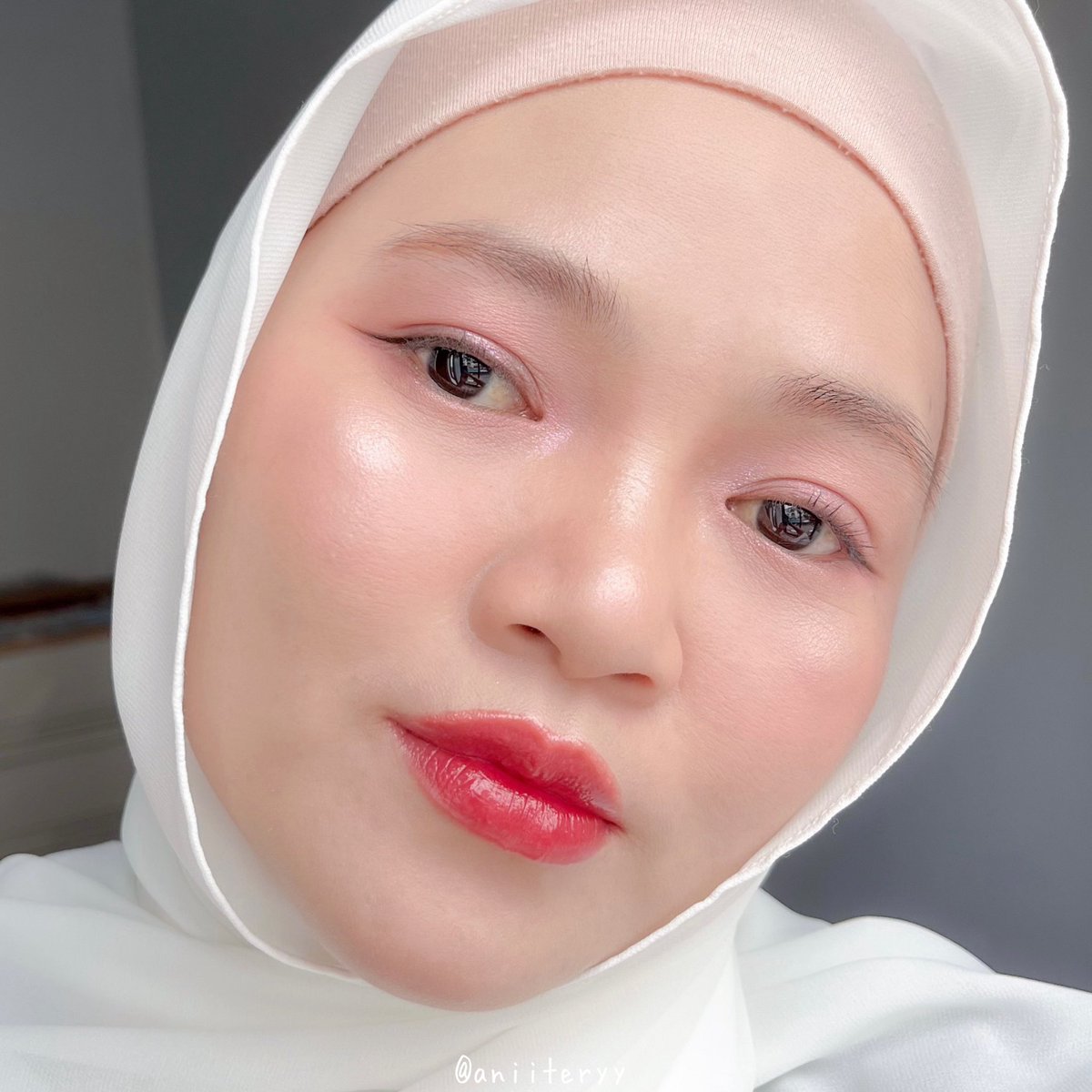 aniiteryy's tweet photo. Dear.A Hydro Dewy Tint — ลิปทินท์เนื้อฉ่ำวาว
มอบมงให้เลยอ่ะ สีสวยสีชัดมากๆ เนื้อฉ่ำเบาไม่หนักปากเล้อ หลังเช็ดความฉ่ำน้องยังทิ้งสเตนสีที่ชัดจึ้ง เราทาสี 03 งับ แต่ก็ชอบสี 01 มากๆเหมือนกัน สีน่ารักธรรมชาติฝุดๆ https://t.co/PSX5mllnAW