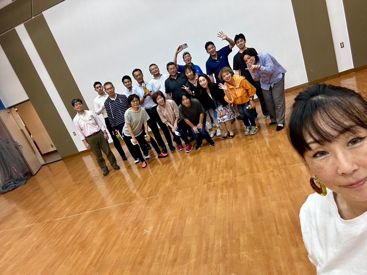 totsukaeastexit's tweet photo. 遊山箱キット作りを行いました❣️

次回の遊山箱は、
🎋7/6(土)七夕遊山箱🌌
となります‼️

奮ってご参加ください♪

イベント詳細はコチラから→→→https://t.co/uHZKg06arY

#戸塚東口商店会
#戸塚遊山箱
#遊山箱
#横浜
#戸塚 https://t.co/rtshh9G4DO