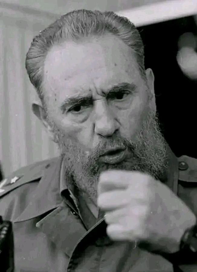 🔴🟢| #FidelPorSiempre «Hágase más racional la vida humana.Aplíquese un orden económico internacional justo. Utilícese toda la ciencia necesaria para un desarrollo sostenido sin contaminación.Páguese la deuda ecológica y no la deuda externa.Desaparezca el hambre y no el hombre».