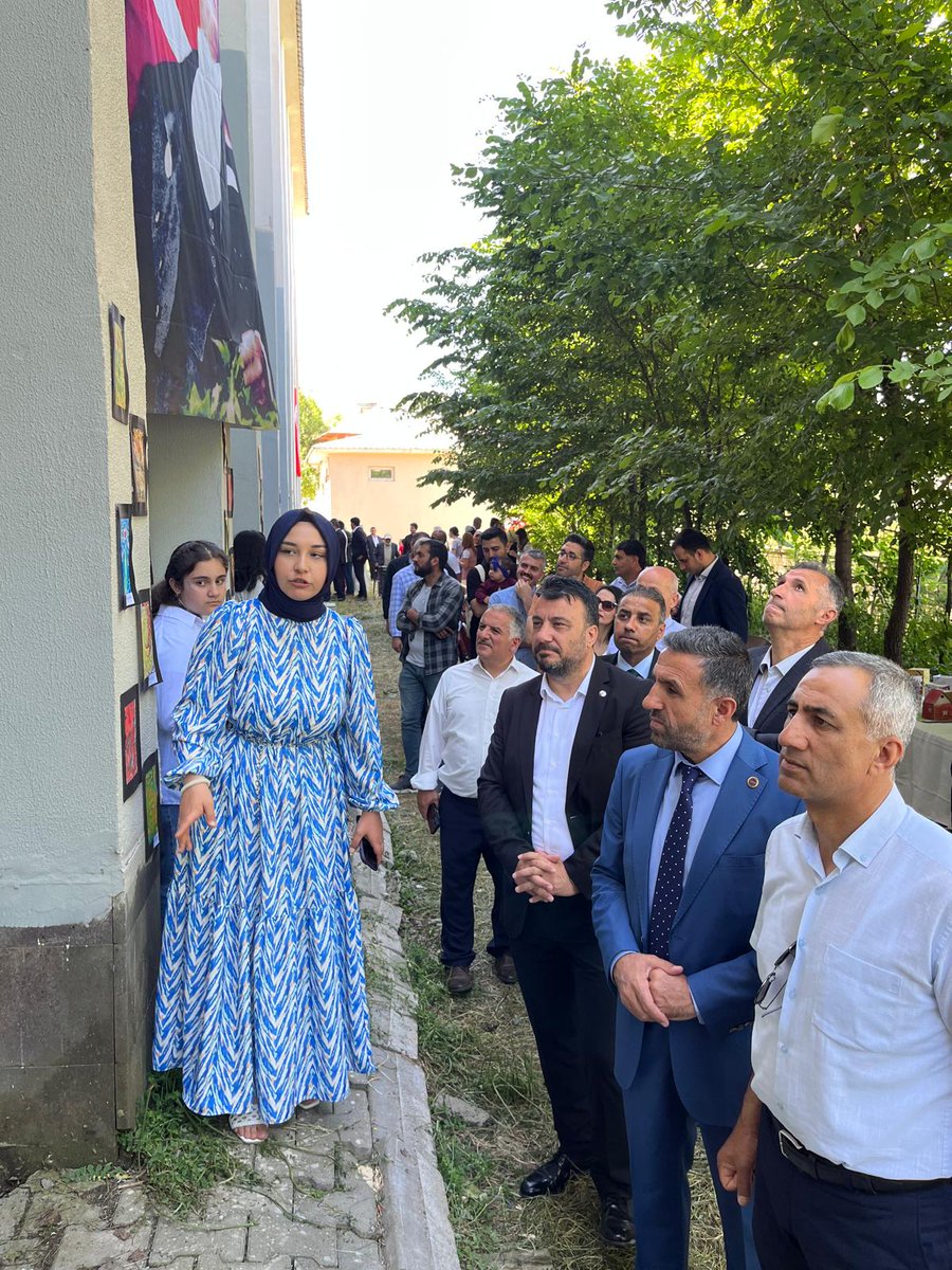 mahir_bar's tweet photo. Sungu Mimar Sinan Ortaokulunun düzenlediği Teknoloji Tasarım ve Resim Sergisinin açılışına katıldık.
Okul Müdürümüz Erkan Güngör'ün şahsında emek veren öğretmen ve öğrencilerimizi tebrik ediyorum.
Başarılarının devamını diliyorum.
@_aliyalcin_ https://t.co/grgl0DazUx