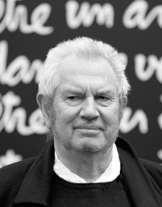 CerfiaFR's tweet photo. 🇫🇷🕊️ FLASH | Connu pour ses messages, souvent à l’encre blanche sur fond noir, l’artiste #Ben Vautier a été retrouvé mort à 88 ans d’une balle dans la tête dans sa maison à Nice, un jour après le décès de sa femme. Il aurait mis fin à ses jours. https://t.co/JqJV0bgNJY