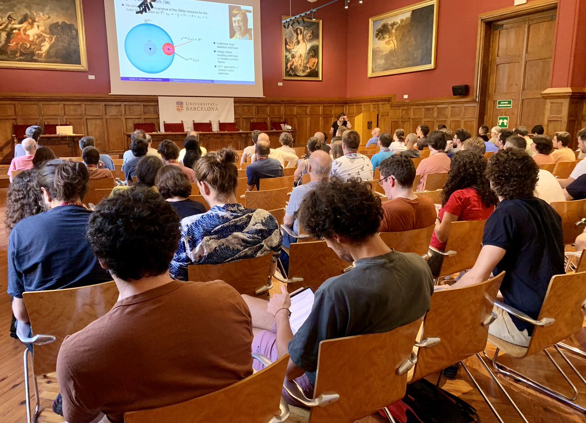 MatesInfoUB's tweet photo. 📸 Fins divendres, diversos espais de la Facultat acullen la 4a edició de les Jornades d’Anàlisi de Barcelona (#BAC24), una activitat satèl·lit del 9è Congrés Europeu de Matemàtiques (ECM).
➡️ Més informació: https://t.co/dn8hp5ZEOT https://t.co/GiGr80Esyv