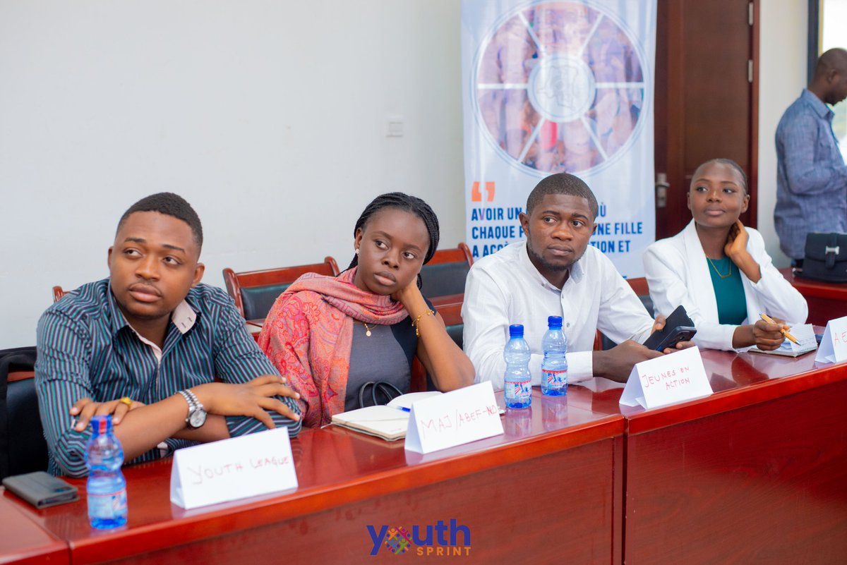 YouthSprint's tweet photo. #HappeningNow:
#AI2SR

Les représentants des nouvelles organisations membres de @YouthSprint prennent part à Kinshasa et en ligne, à l'atelier de renforcement de capacités programmatiques et structurelles  pour contribuer efficacement dans l'atteinte des objectifs de @YouthSprint https://t.co/lUSLYV4bqz