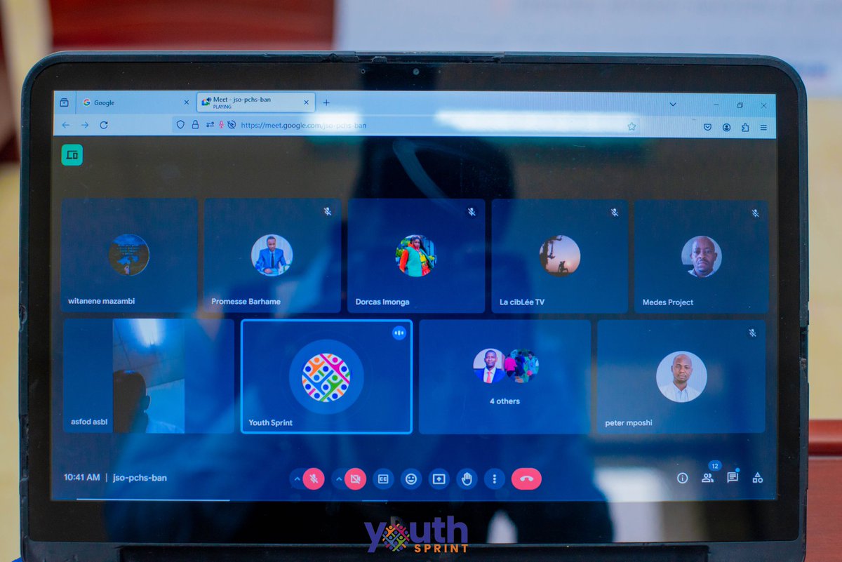 YouthSprint's tweet photo. #HappeningNow:
#AI2SR

Les représentants des nouvelles organisations membres de @YouthSprint prennent part à Kinshasa et en ligne, à l'atelier de renforcement de capacités programmatiques et structurelles  pour contribuer efficacement dans l'atteinte des objectifs de @YouthSprint https://t.co/lUSLYV4bqz