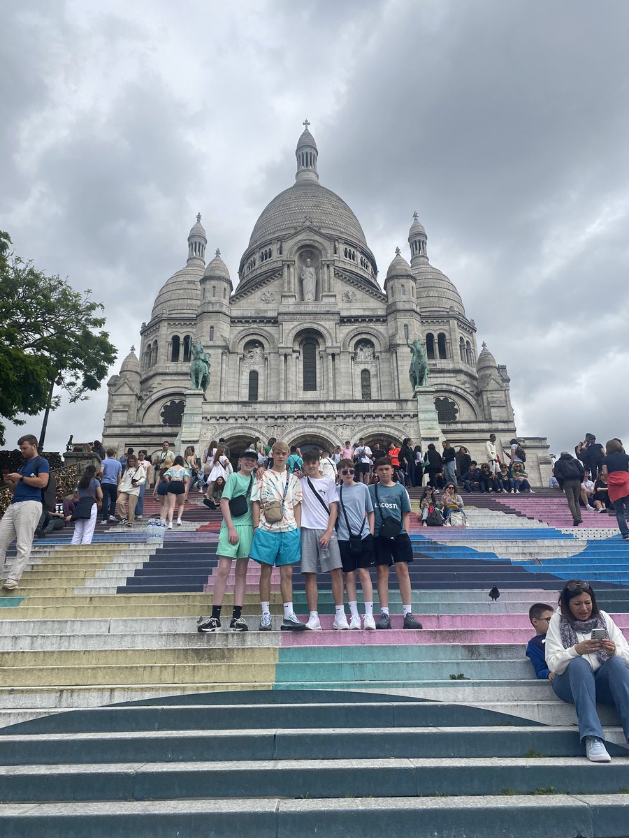 Enjoying some beautiful views at Sacré Coeur ❤️