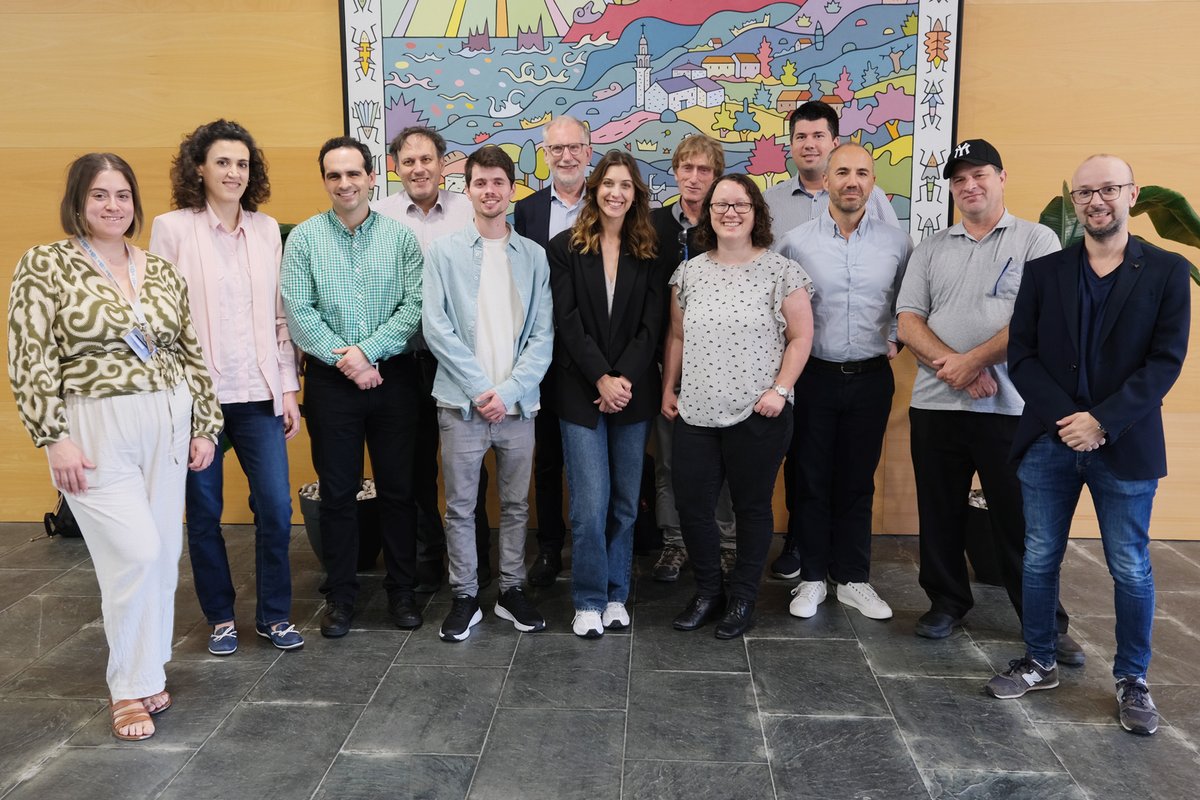 CiQUS (@ciqususc) on Twitter photo #CiQUSnews
🧬Expertos en terapias génicas y celulares se reunieron en el CiQUS, en el marco del proyecto <a href="/EUeic/">European Innovation Council</a> CAR T-REX.
<a href="/TraffikGene/">TraffikGene</a> y <a href="/MontenegroLabo/">Montenegro Lab</a> ejercieron de anfitriones en un encuentro que permitió compartir avances e innovaciones técnicas👇
usc.es/ciqus/es/notic… #CiQUSnews
🧬Expertos en terapias génicas y celulares se reunieron en el CiQUS, en el marco del proyecto <a href="/EUeic/">European Innovation Council</a> CAR T-REX.
<a href="/TraffikGene/">TraffikGene</a> y <a href="/MontenegroLabo/">Montenegro Lab</a> ejercieron de anfitriones en un encuentro que permitió compartir avances e innovaciones técnicas👇
usc.es/ciqus/es/notic…
