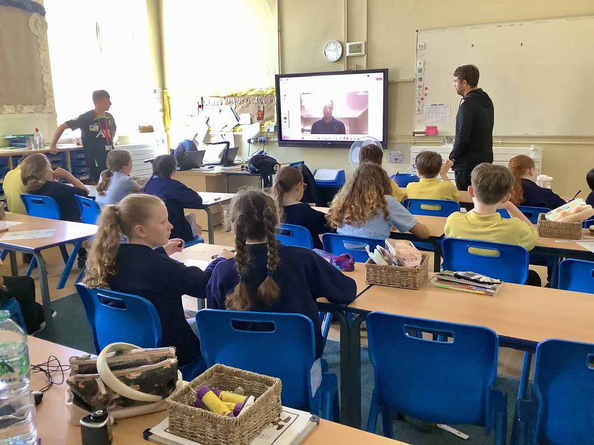 Thank you Mike &amp; Scott from <a href="/LFCFoundation/">LFC Foundation</a> who started our Social Action project today. We look forward to the next few weeks where we can work together to think about our local community problems and help to make a difference 😃 <a href="/PinehurstP/">Pinehurst Primary</a> #SocialAction #WorkTogether