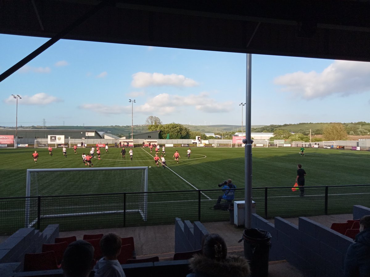 DaveJBailey13's tweet photo. Scouting &amp; recruitment success isn’t free, good games last night in East Lancashire 🌹🌥️ #recruitment #talentID #scout #scouts #scouting #networking #network #development #AlwaysLooking 🍊⚽👀 https://t.co/igcApQeWSi