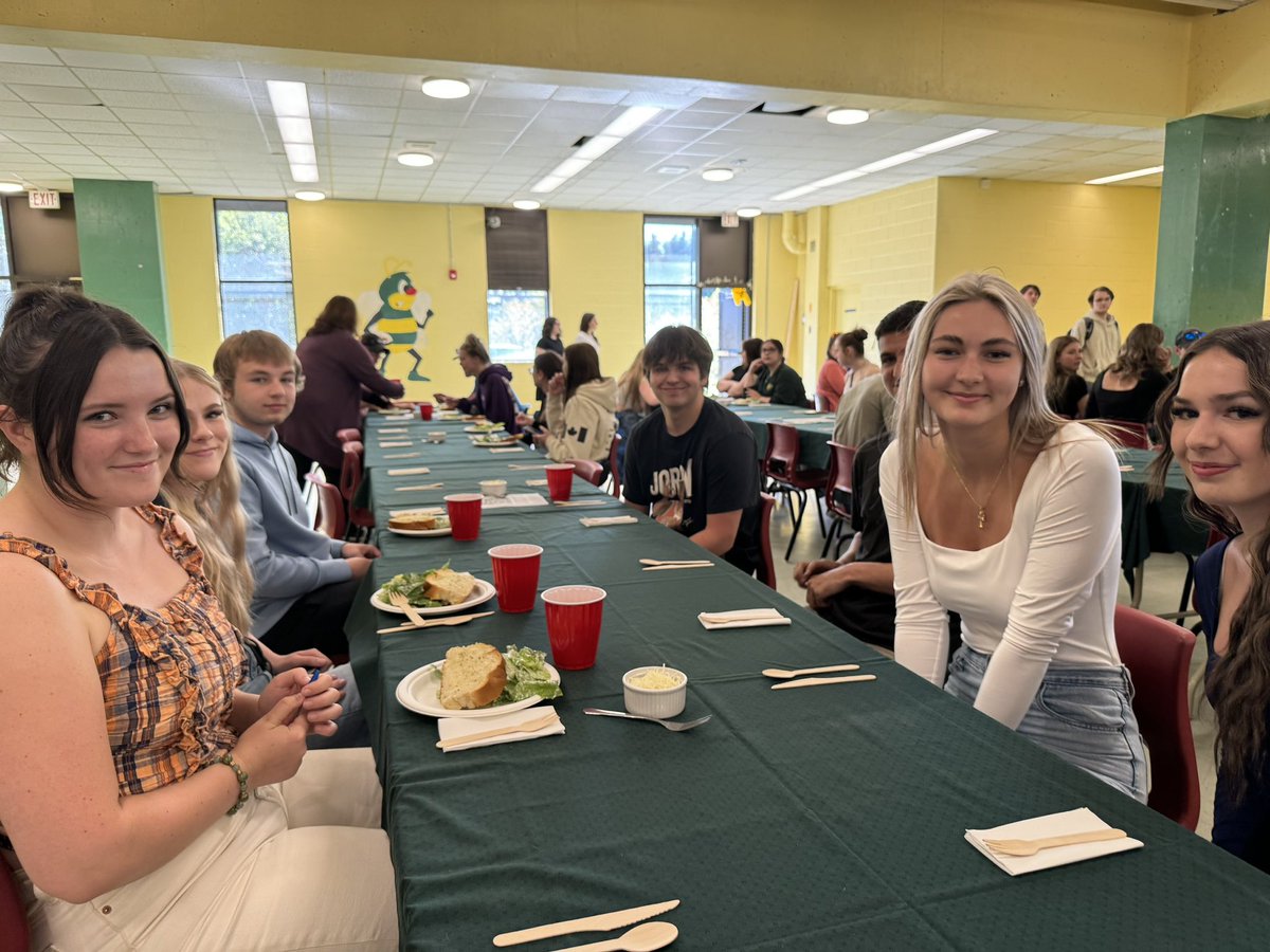 Simonds_HS's tweet photo. Last night was a night of friendship, memories, great food and celebration. #GradClass2024 #Seabee #HighSchool #SpaghettiSupper https://t.co/zqjK6B4Eqk