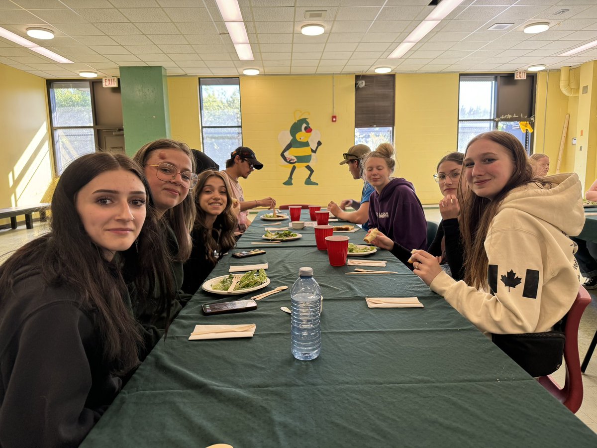 Simonds_HS's tweet photo. Last night was a night of friendship, memories, great food and celebration. #GradClass2024 #Seabee #HighSchool #SpaghettiSupper https://t.co/zqjK6B4Eqk
