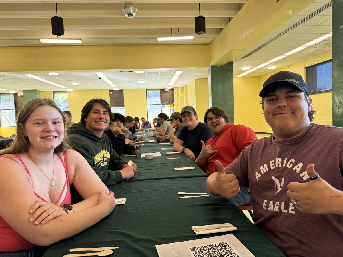 Simonds_HS's tweet photo. Last night was a night of friendship, memories, great food and celebration. #GradClass2024 #Seabee #HighSchool #SpaghettiSupper https://t.co/zqjK6B4Eqk