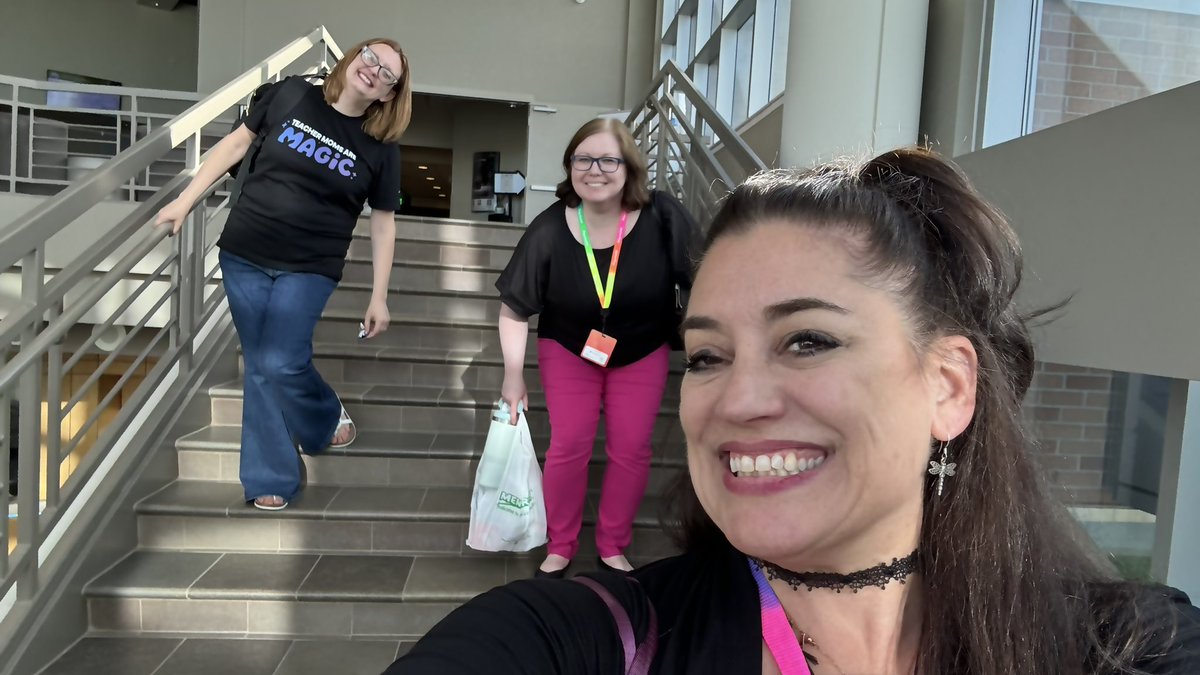 GreenScreenGal's tweet photo. @browniesedbites @ClassLink Awww I feel the same way @browniesedbites ๐๐๐ Had a blast with you and this conference is amazing! The people of North Dakota are incredible! Such a classy event too! Beautiful venue, kind folks, and we got to see the amazing @lesliefisher !!! She is the G.O.A.T.! #IgniteND https://t.co/zoEEkXafAx