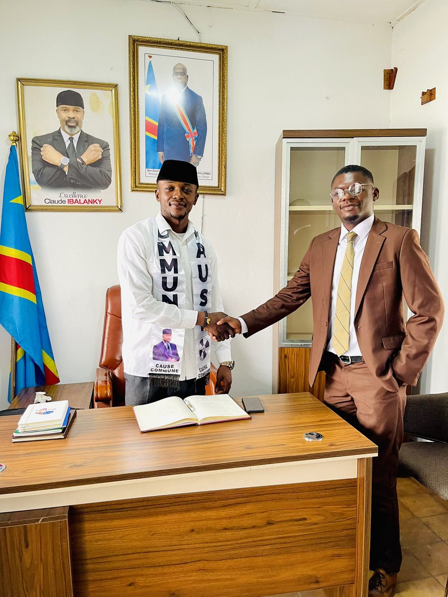 LCauseCommune23's tweet photo. Consultation
——————
Mercrerdi 05-06-2024, le président d la ligue des jeunes d Kinshasa, @BitufuilaJ a eu l'honneur d recevoir dans son bureau le camarade @EmmanuelKaziala, coord_national d la #CDDC , pr notre série de consultations
@cibalanky
@Cause_Commune23
@Bitumba02
#J5 https://t.co/2WNcVkwmf9