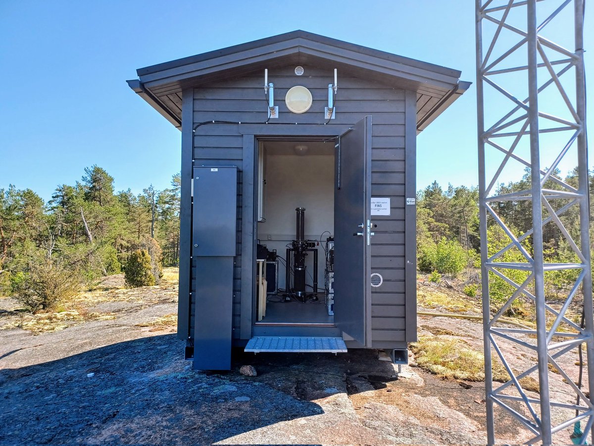 Dr_Jyri's tweet photo. This week I'm measuring absolute gravity at Åland. We measure gravity at 20 points across Finland every three years on average to monitor and better understand, e.g., how the postglacial land uplift deforms the gravity system. @fgi_nls #FinnRef #gravity #GIA https://t.co/Kaei85ZSm9
