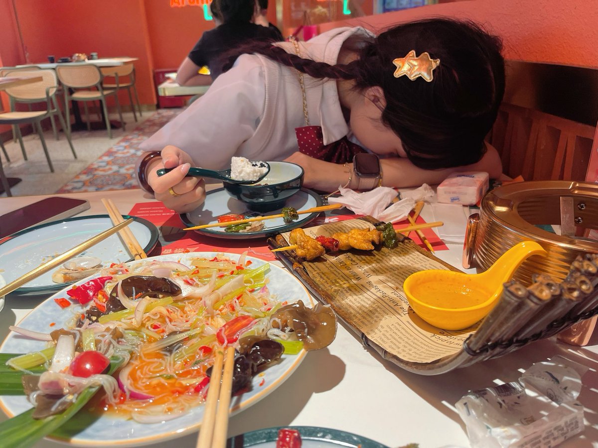 超级开心的一天啊啊 ！！感谢猫总带我过儿童节  把猫总累到睡着（）<a href="/xiaomaomi0917/">猫总-应犹在</a>