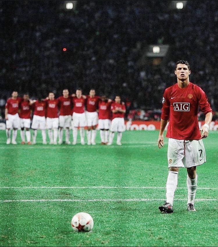 ManUtdPhotos's tweet photo. 🥶 https://t.co/T7Jc15tQpG