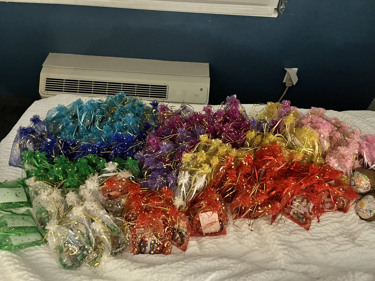 GeeGeeHope's tweet photo. So I made some freebies for the Miami stop for P1Harmony’s concert. I’ll probably be there at 12-1 because don’t wanna hit traffic. #p1ece #P1HARMONY #utopia #P1HarmonyinMiami https://t.co/4nmstfmbZm