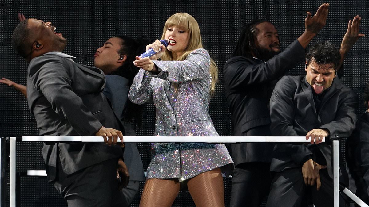 Travis Kelce has 'major pangs of jealousy' over Taylor Swift working with male dancers: 'His ego gets triggered' trib.al/D2WdMUn