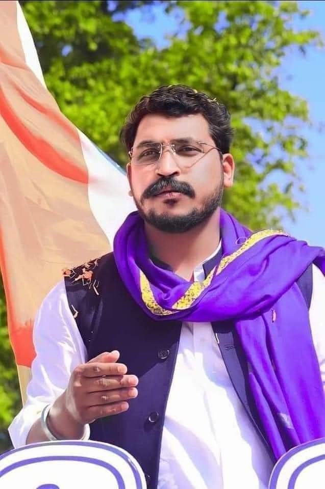 AshishS9's tweet photo. अधिवक्ता @BhimArmyChief चंद्रशेखर आजाद अपने दम पर जीतकर साबित कर दिये कि #बसपा के विकल्प के रू��� में भविष्य में रहेंगे आपको जीत की ढेर सारी शुभकामनाएं💐💐 https://t.co/xVRUPAiOF6