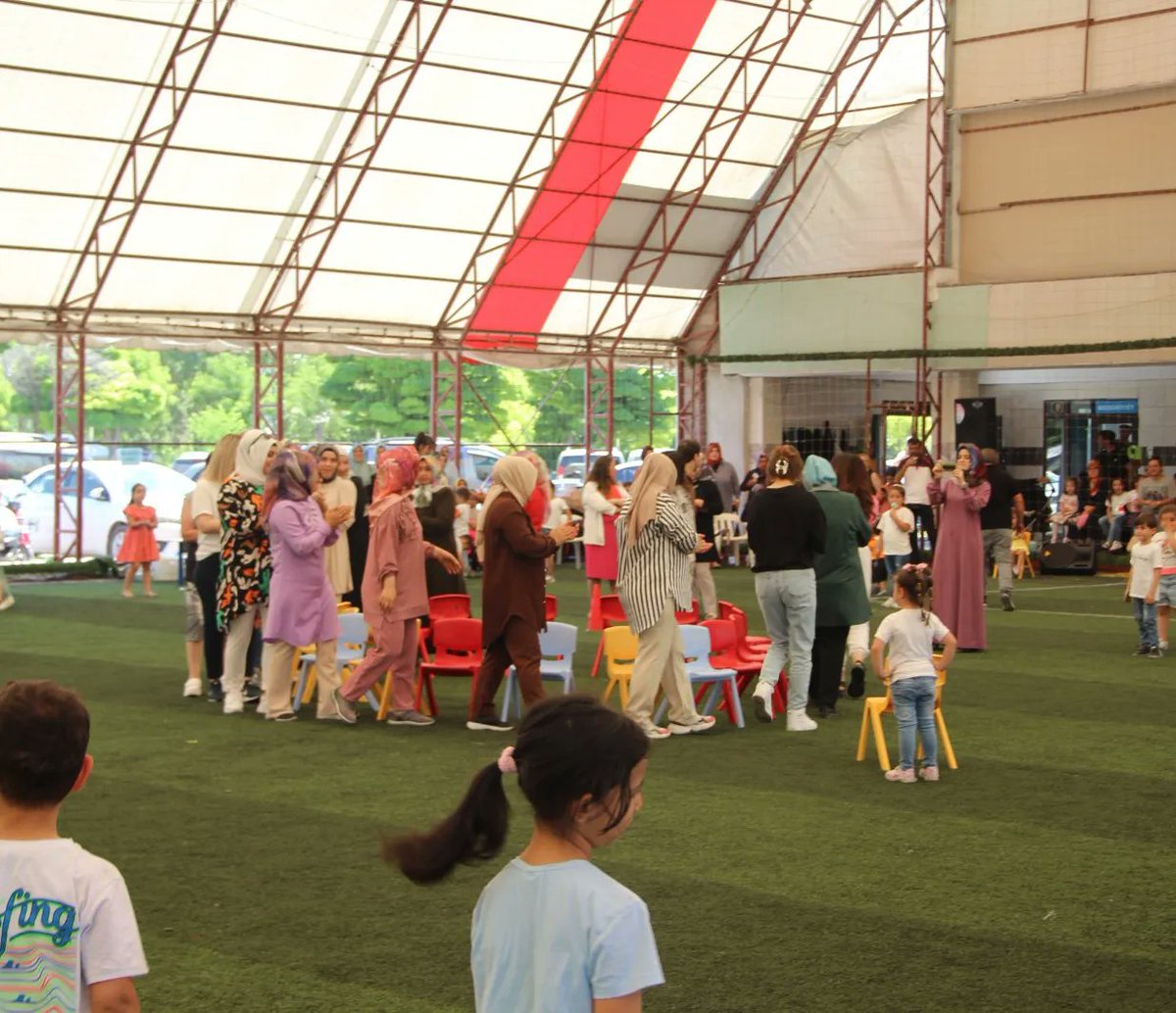 İlçe Milli Eğitim Müdürümüz sayın Resul ÇEVİK ve Gülşehir Belediye Başkanı Erkan ÇİFTÇİ ilçemiz Tomurcuk Anaokulu'nda düzenlenen çocuk oyunları şenliğine katıldı.