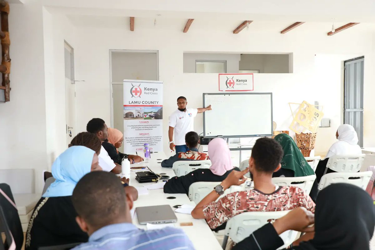 iome254's tweet image. At our ongoing #upcycling and #recycling workshop, the participants rolled-up their sleeves to showcase their creativity by sketching and crafting. 
#DesignSprint