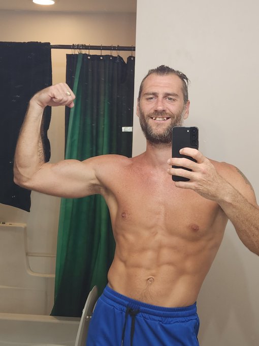 Home from the gym protein then off running. #fit #healthy #happy #grateful https://t.co/ReLdj5NLil<a href="/tag/fit"class="tags">#fit</a><a href="/tag/happy"class="tags"><span>#happy</span></a><a href="/tag/healthy"class="tags"><span>#healthy</span></a><a href="/tag/grateful"class="tags"><span>#grateful</span></a>