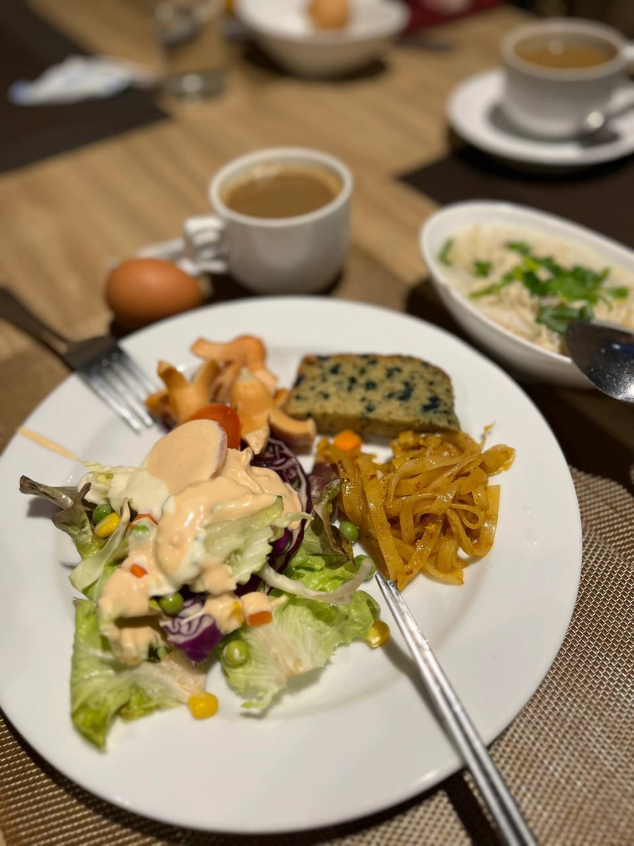 HepiDemiaS's tweet photo. I haven't eaten in a long time, so I went to eat a Thai traditional breakfast🍝🍝 https://t.co/rzhJbGk0xM