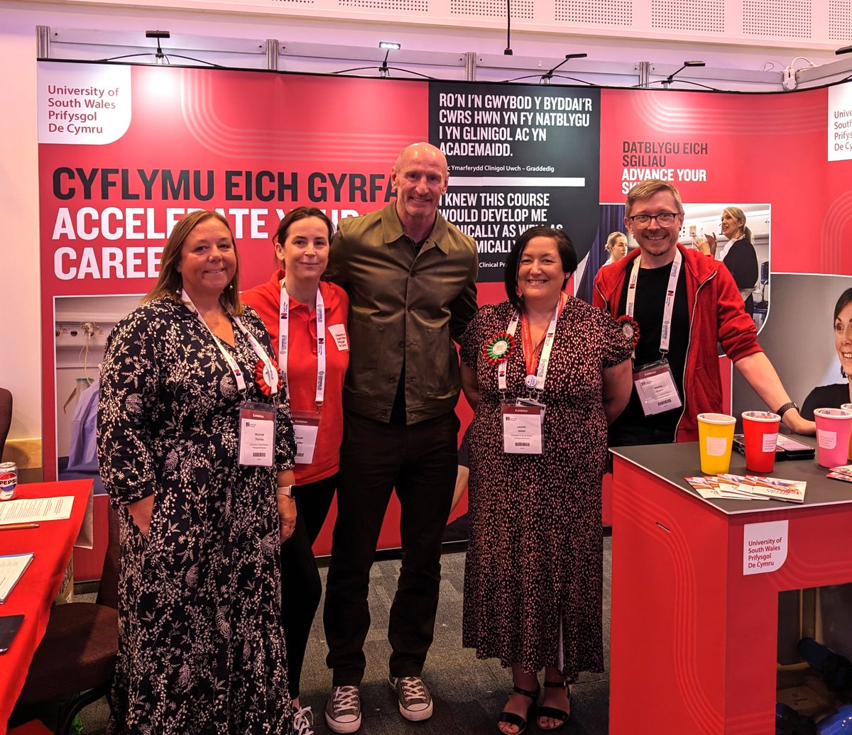 Colleagues are representing @unisouthwales at #RCN24 this week. 

Michelle Thomas, Sarah Hanks, Lauren Jones and Martin Evans...  here with rugby legend <a href="/gareththomas14/">Gareth Thomas</a>!

<a href="/ICCWales/">ICCWales</a>