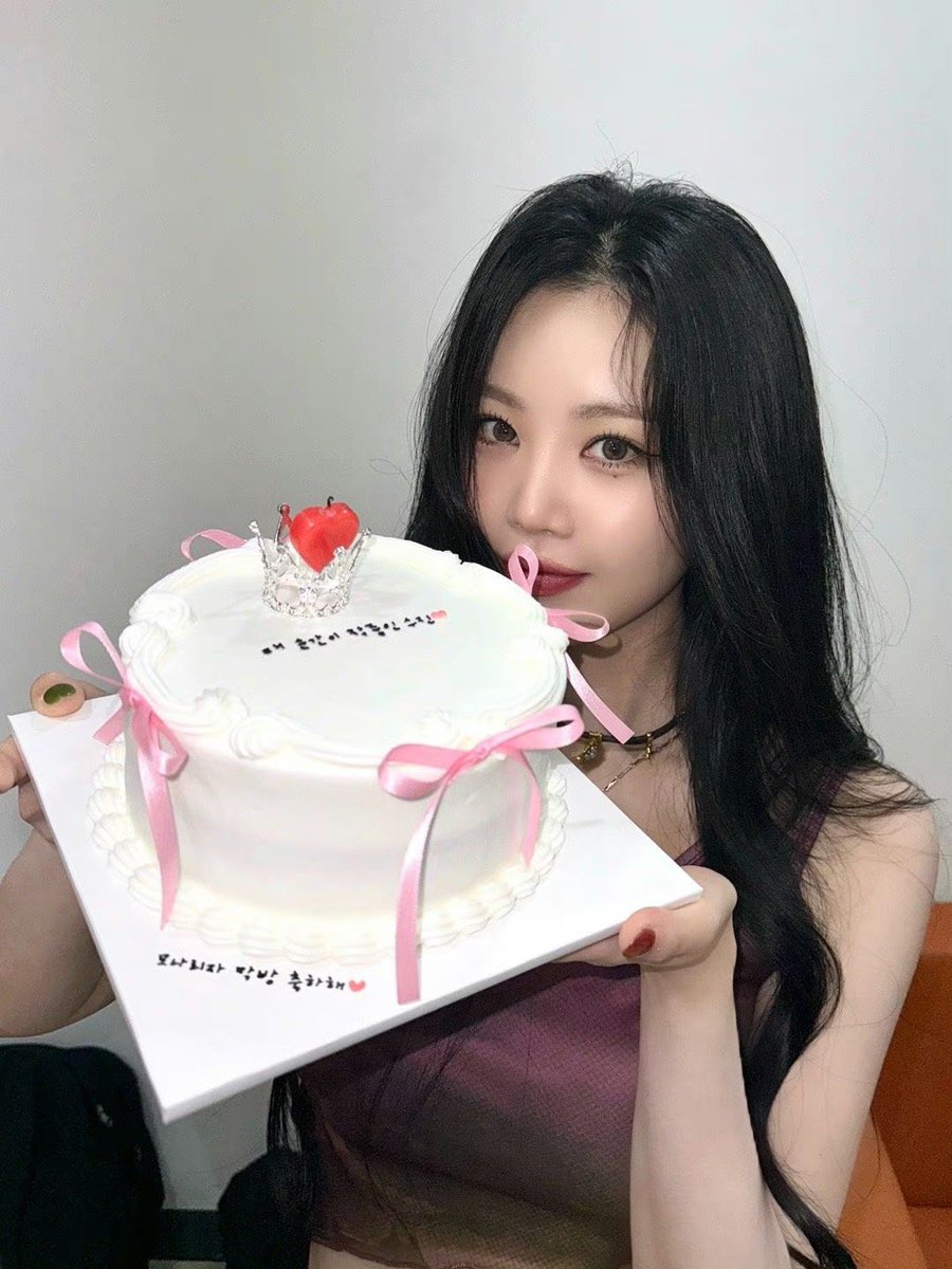 웨이보랑 매번 다른 사진 올려줘서 너무 고마움,,🫰🏻