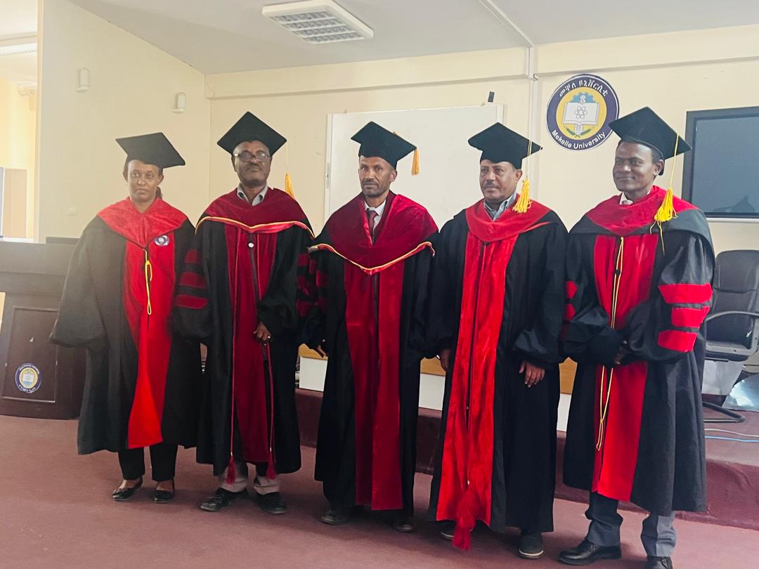 ProfKindeya's tweet photo. Glad to have joined the examining team for the PhD defense of Gebremariam Yaebiyo of College of Dryland Agriculture and Natural Resources @MekUniETH  - Congratulations Dr Gebremariam for making it despite all the challenges https://t.co/VPS7XZKV6K