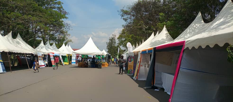 rwanda_new's tweet photo. #Happeningnow: Open day at @NyanzaDistrict; we are Rwanda New Hope Generation; the best in #making
please visit our stand we have more stories to tell. @nycnyanza @BRACworld @RwandaSouth @FXBRwanda @RwandaYouthArts @ambafrancerwa https://t.co/Vrkefe6ikd